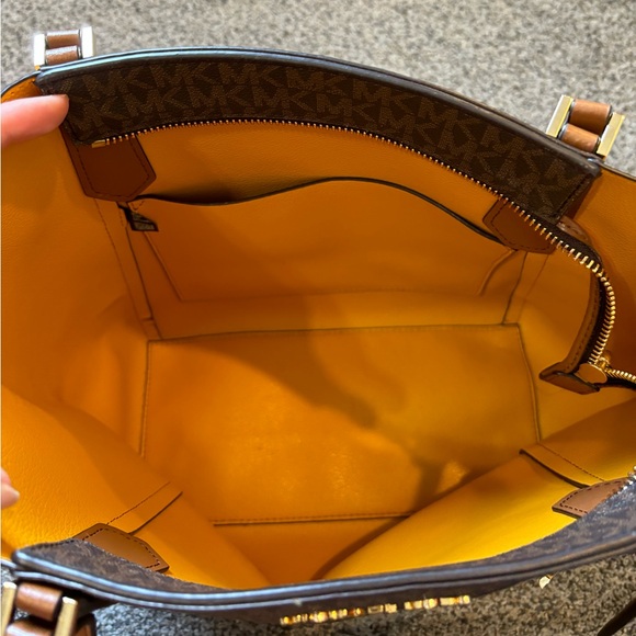 Michael Kors Kimberly Purse - Picture 6 of 6